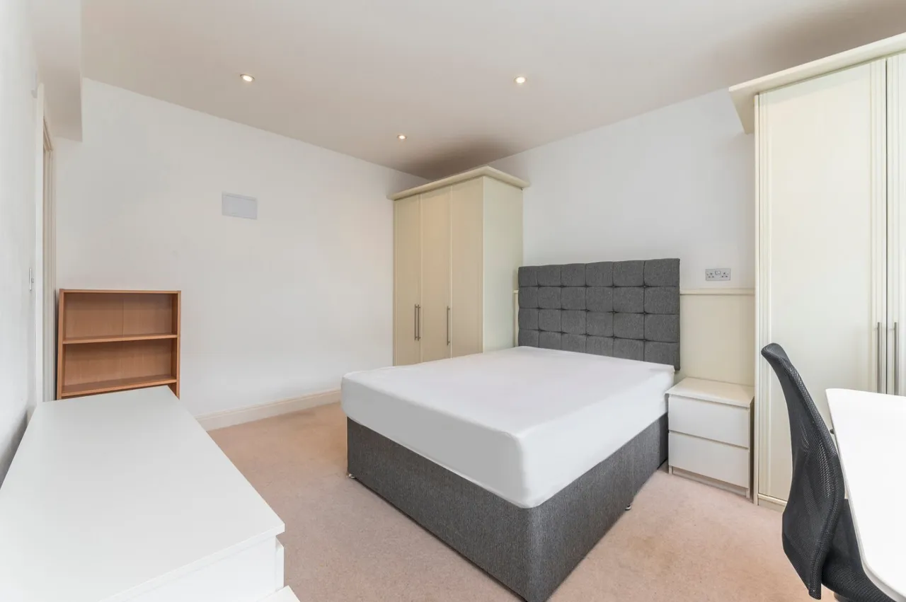 High Holborn, London, WC1V, photo 15