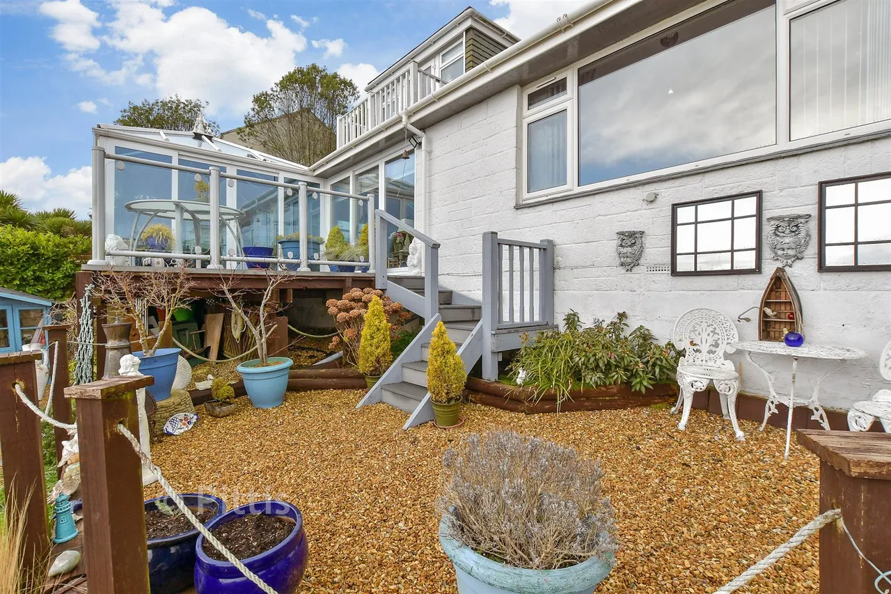 Gills Cliff Road, Ventnor, PO38, photo 13