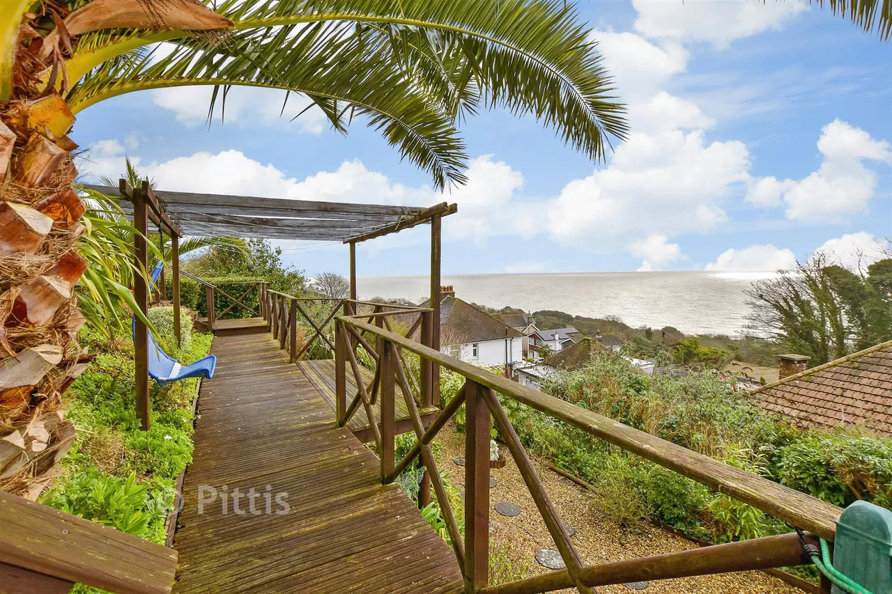 Gills Cliff Road, Ventnor, PO38, photo 15