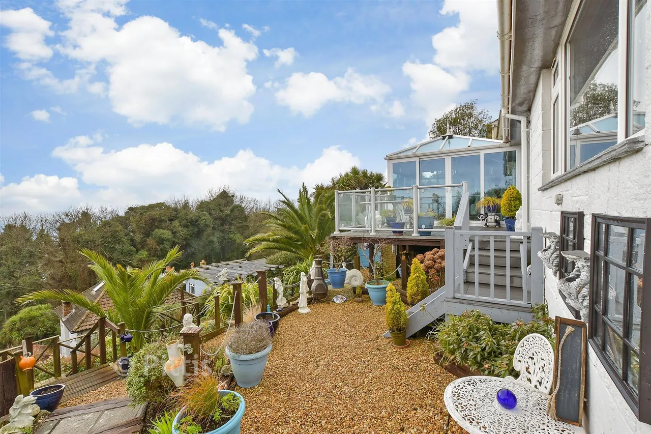 Gills Cliff Road, Ventnor, PO38, photo 17