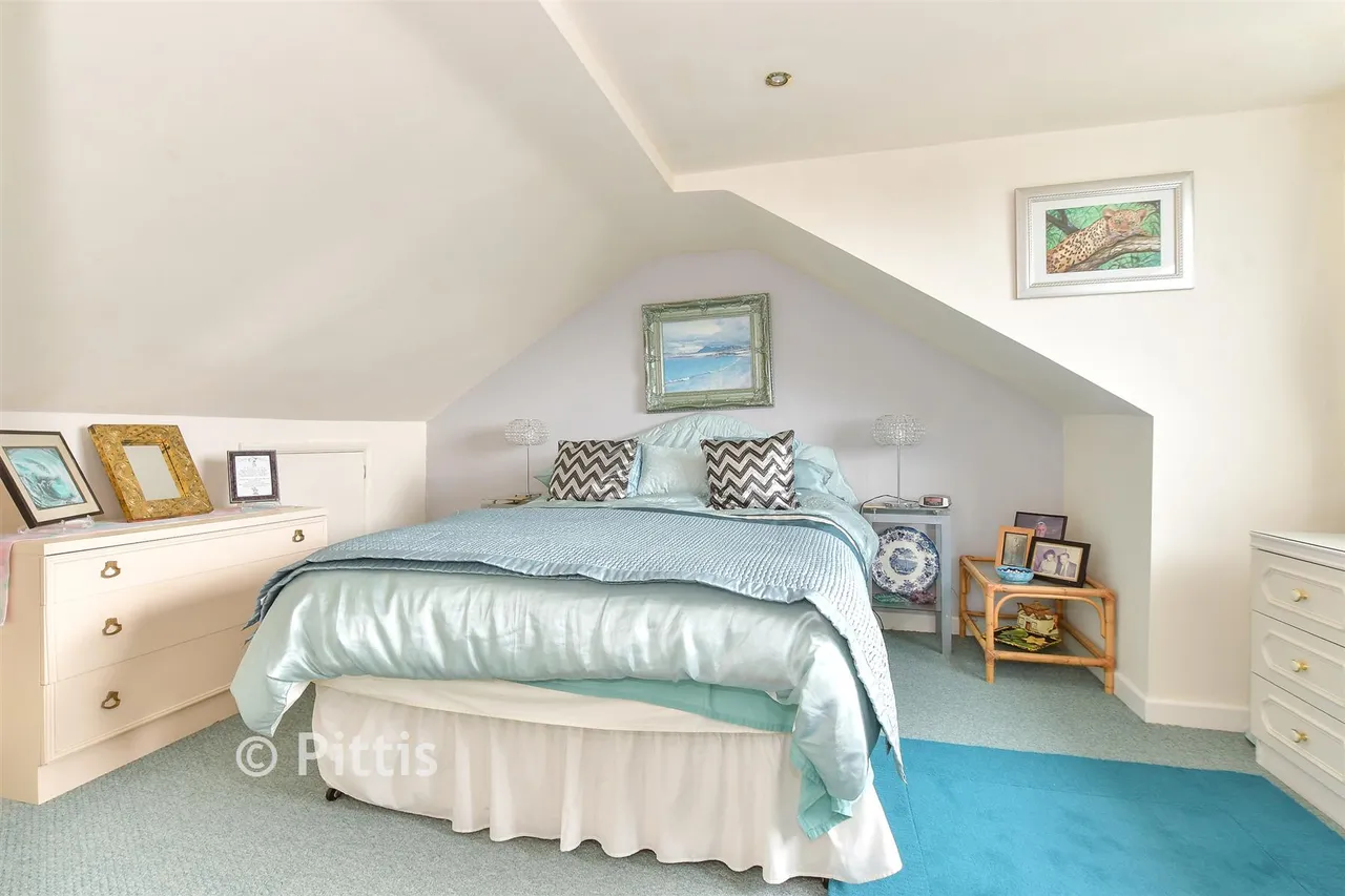 Gills Cliff Road, Ventnor, PO38, photo 9