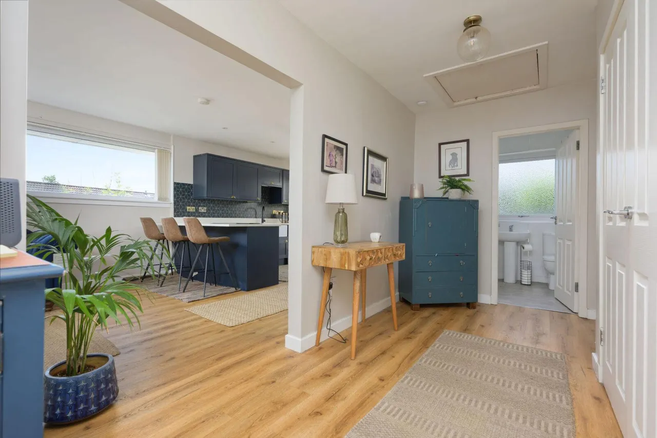 Castle Drive, Stenhousemuir, FK5 4DH, photo 5