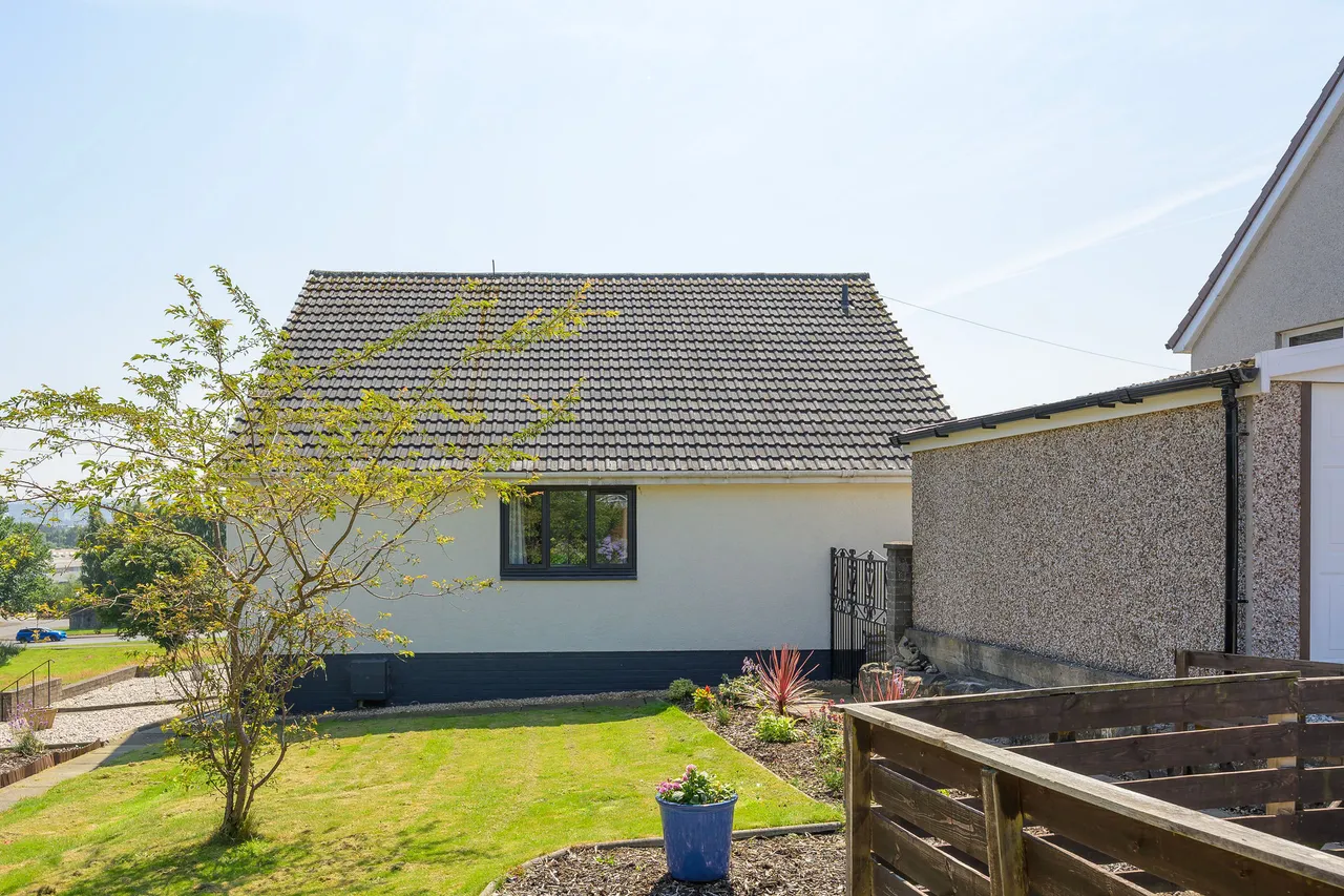 Castle Drive, Stenhousemuir, FK5 4DH, photo 26