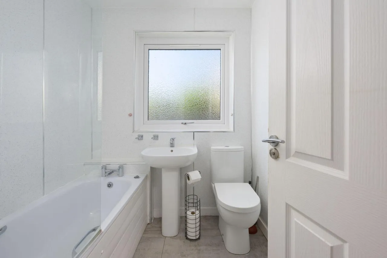 Castle Drive, Stenhousemuir, FK5 4DH, photo 19