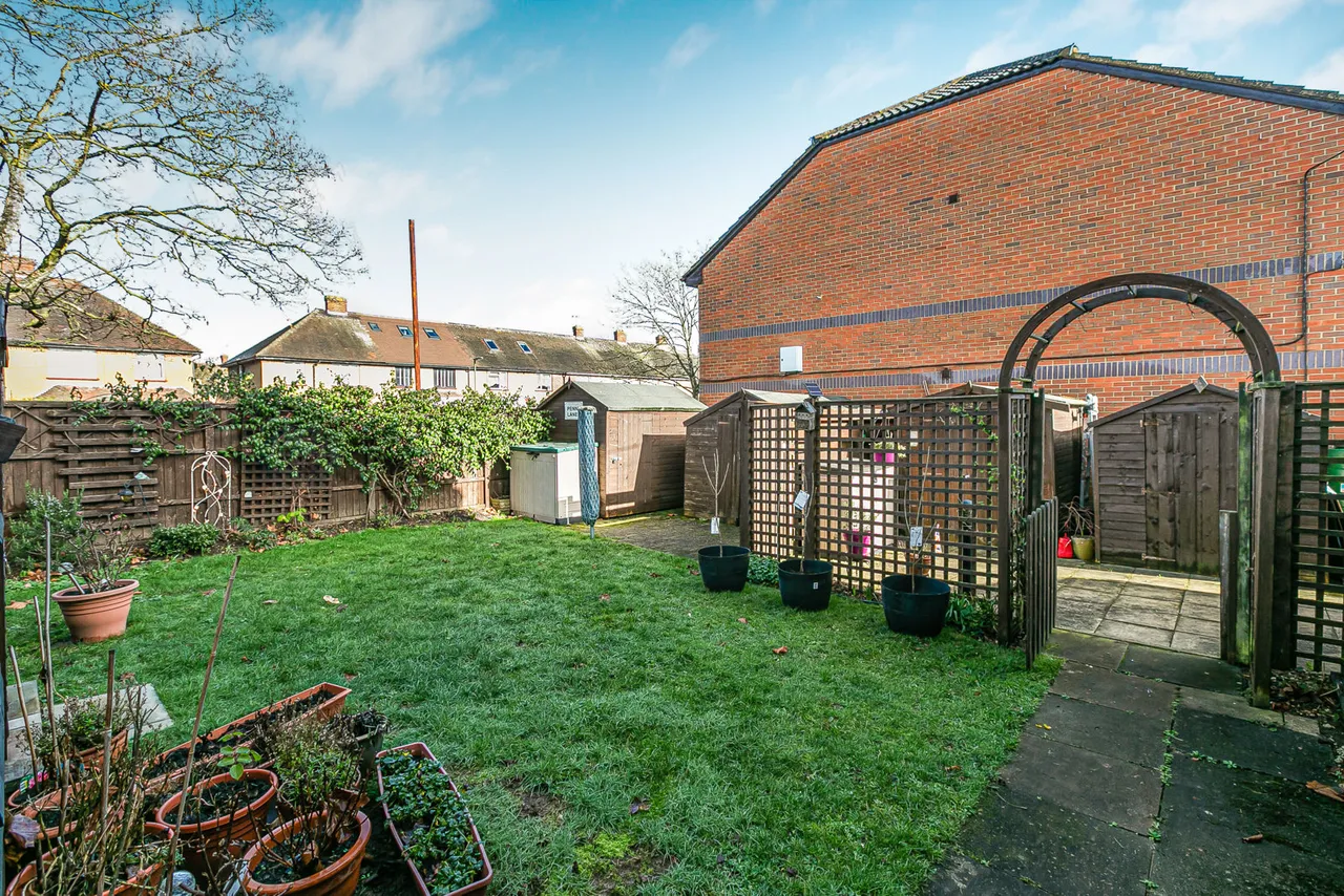Berryscroft Road, Staines-upon-Thames, TW18, photo 5