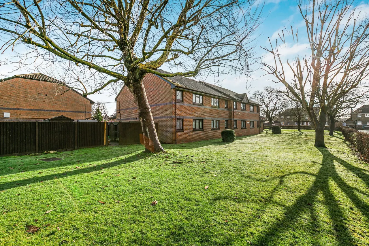 Berryscroft Road, Staines-upon-Thames, TW18, photo 12