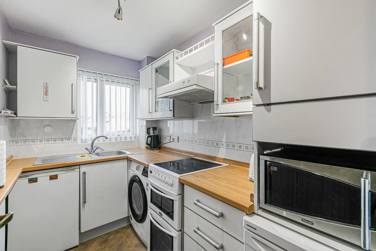 Berryscroft Road, Staines-upon-Thames, TW18, photo 9
