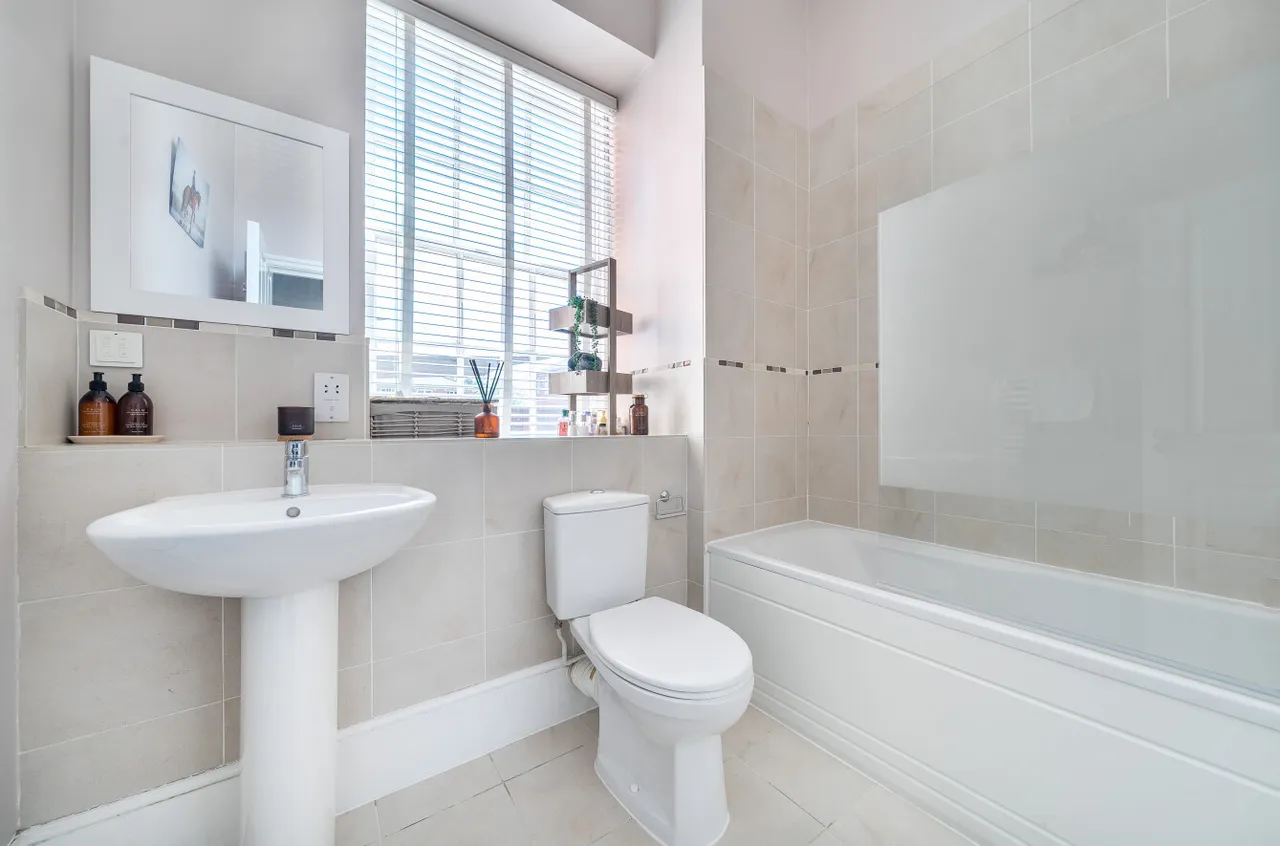 West Mews, Knowle, PO17, photo 6