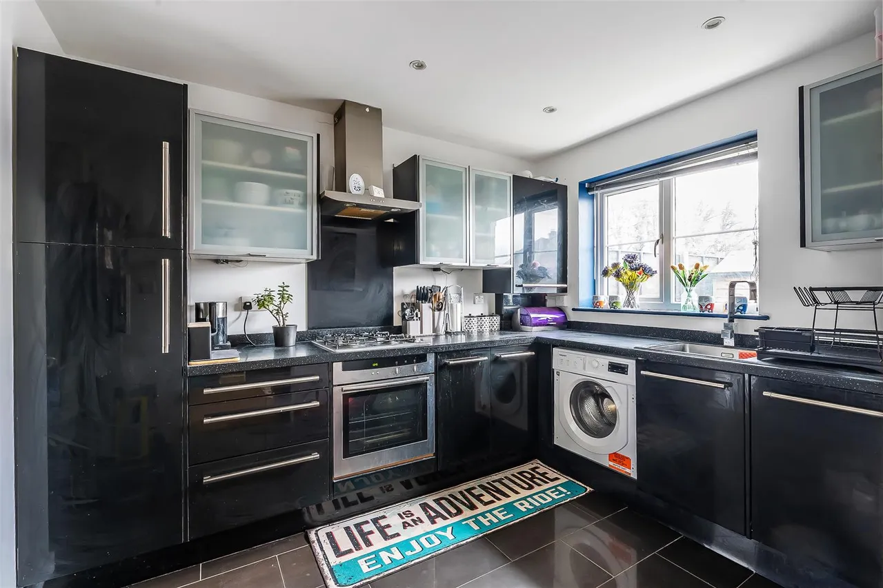 Kingston Road, Leatherhead, KT22, photo 4