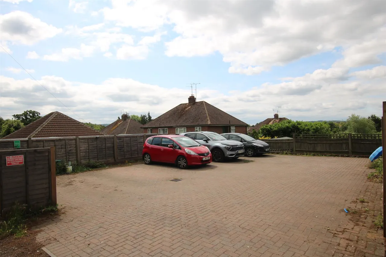 Kingston Road, Leatherhead, KT22, photo 9