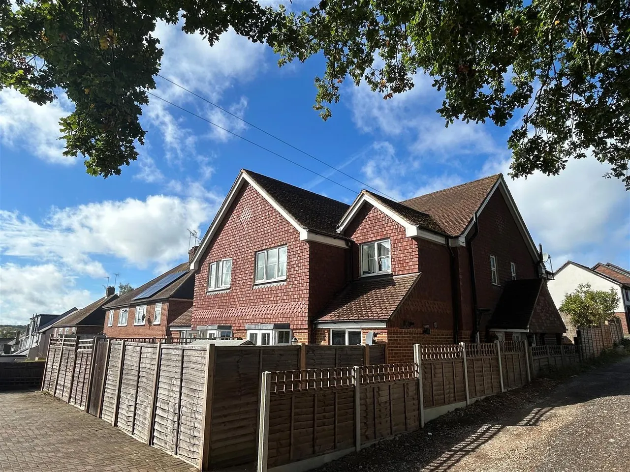 2 bed house for sale, Kingston Road, Leatherhead, KT22