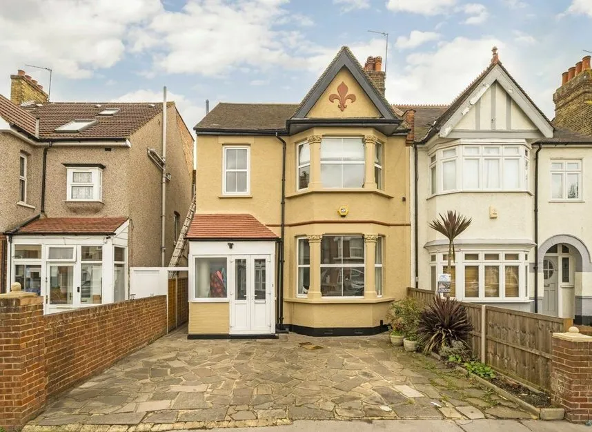 4 bed house for sale — Warwick Road, Thornton Heath, CR7