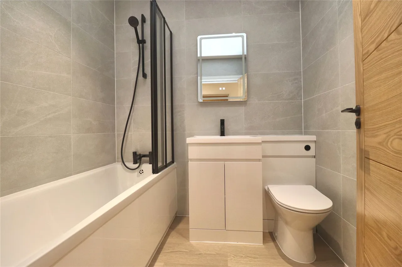 St. Johns Road, Woking, GU21, photo 6