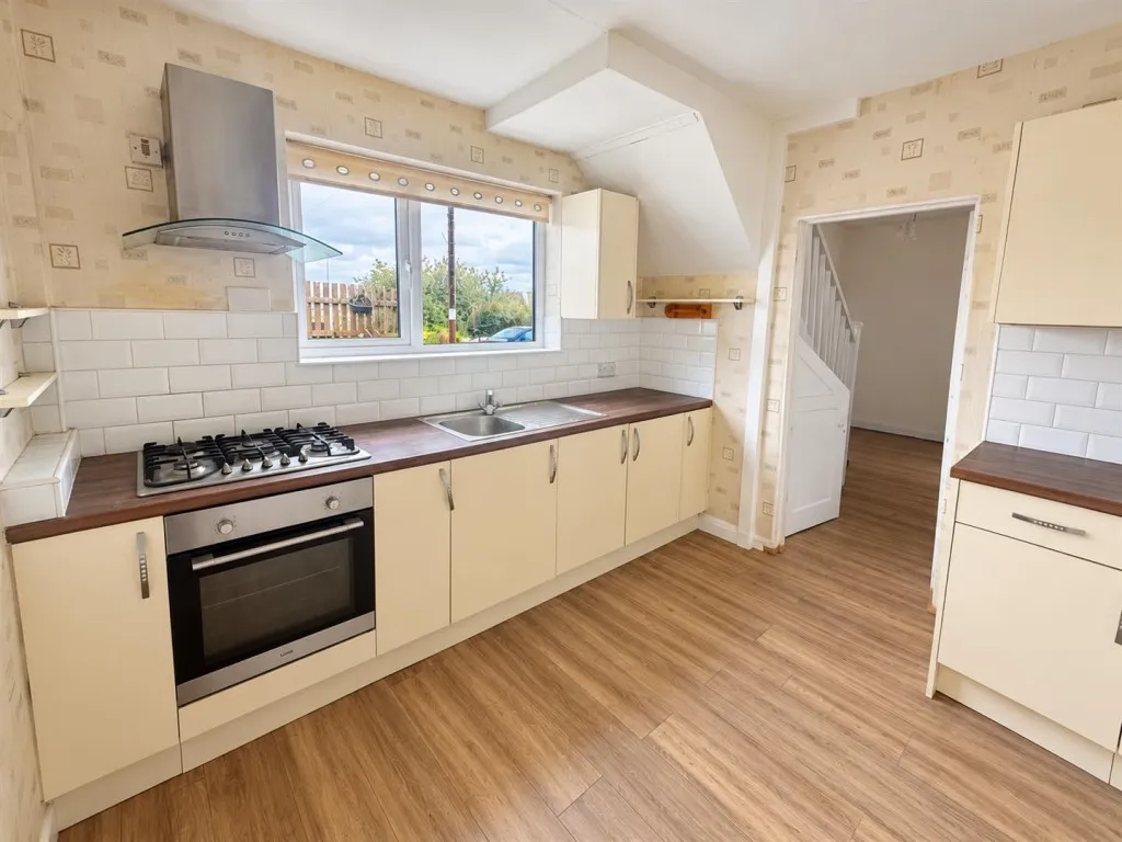 Northwood Crescent, Bradford, BD10, photo 3