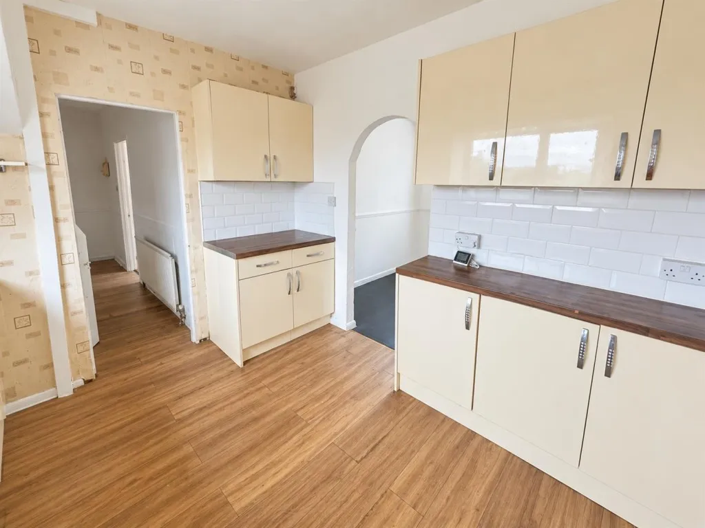 Northwood Crescent, Bradford, BD10, photo 4