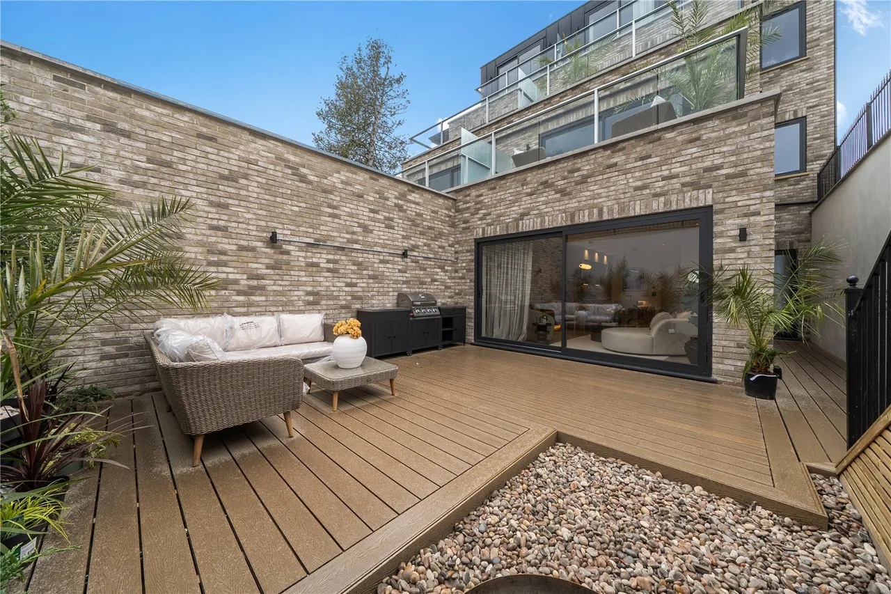 Creswick Road, London, W3, photo 12