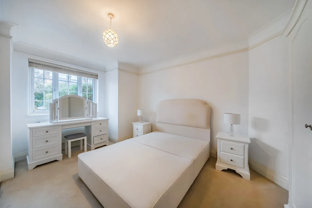 Cambridge Road, Raynes Park, London, SW20, photo 4