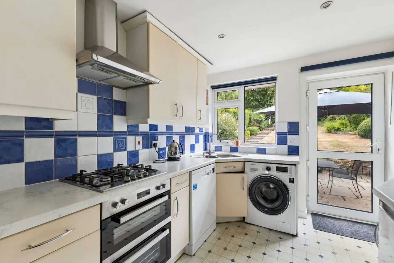 Clements Road, Chorleywood, Rickmansworth, Hertfordshire, WD3 5JS, photo 7