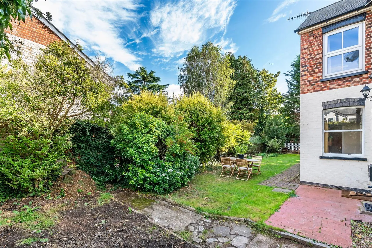 Spring Gardens, Dorking, RH4, photo 12