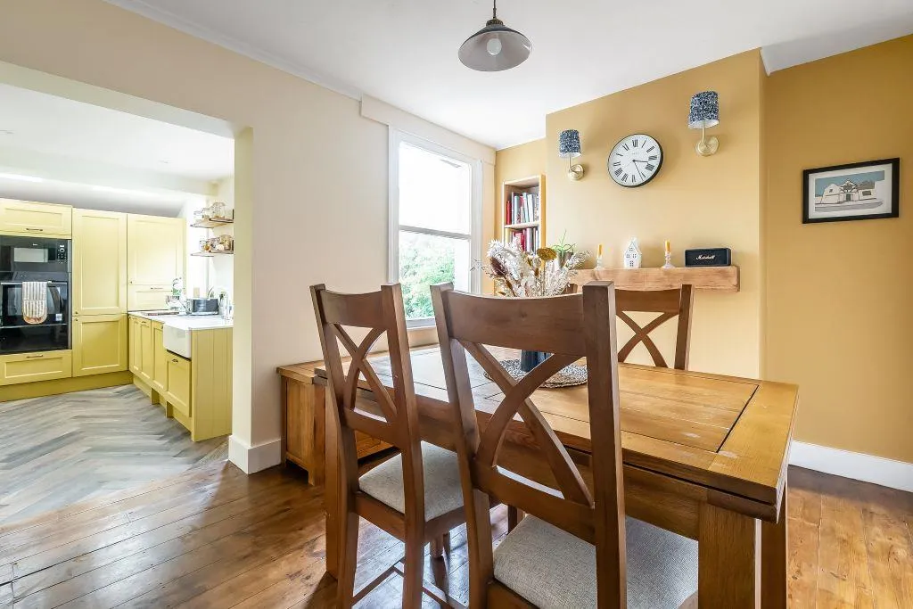 Spring Gardens, Dorking, RH4, photo 2