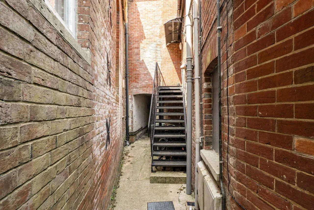 High Street, Fordingbridge, SP6, photo 12
