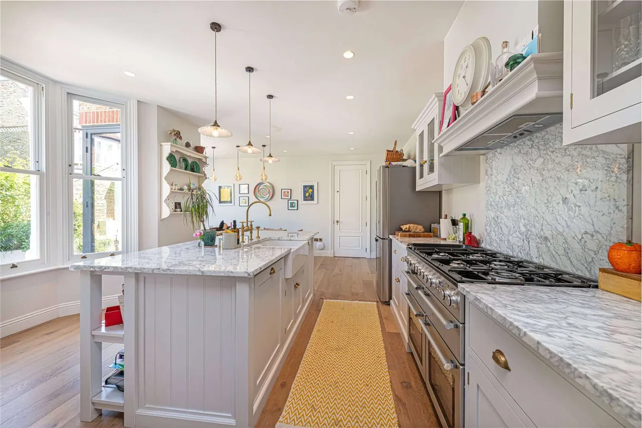Broomwood Road, London, SW11, photo 5