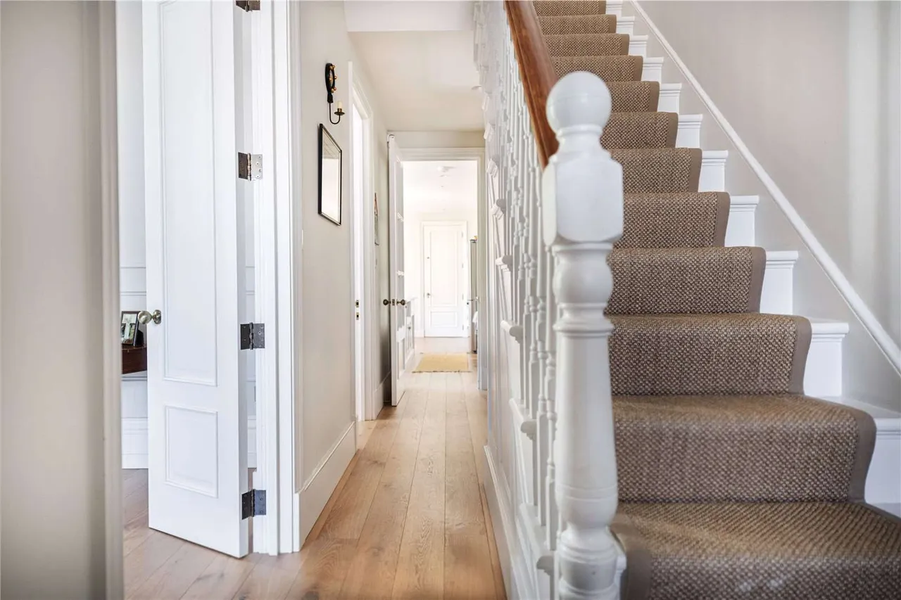 Broomwood Road, London, SW11, photo 19