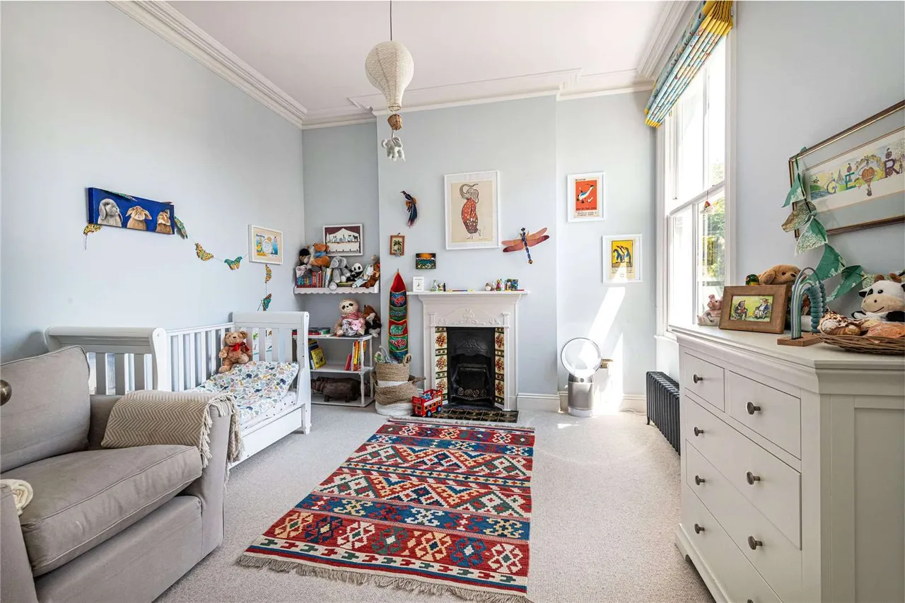 Broomwood Road, London, SW11, photo 10