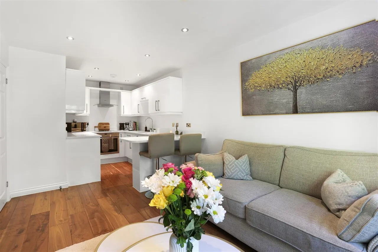46-48 The Crescent, Belmont, Sutton, Surrey, SM2 6BJ, photo 8