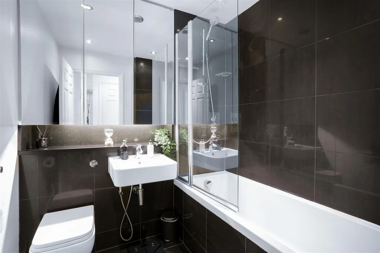 46-48 The Crescent, Belmont, Sutton, Surrey, SM2 6BJ, photo 14