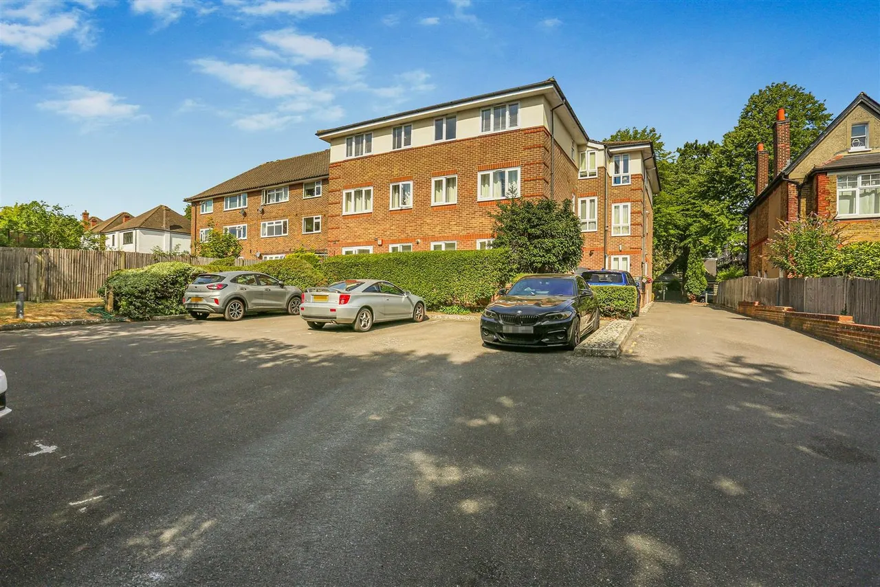 46-48 The Crescent, Belmont, Sutton, Surrey, SM2 6BJ, photo 17