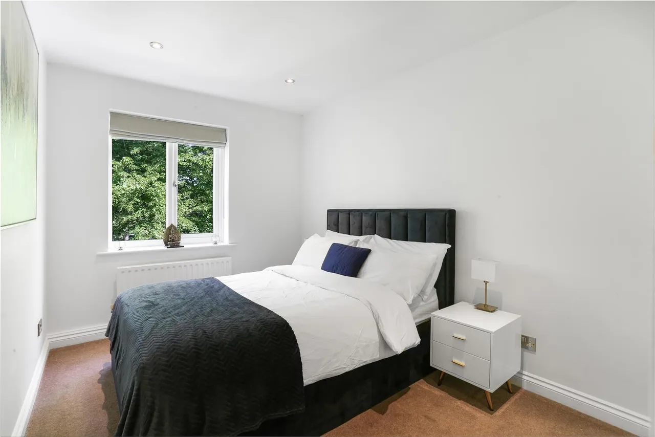 46-48 The Crescent, Belmont, Sutton, Surrey, SM2 6BJ, photo 4