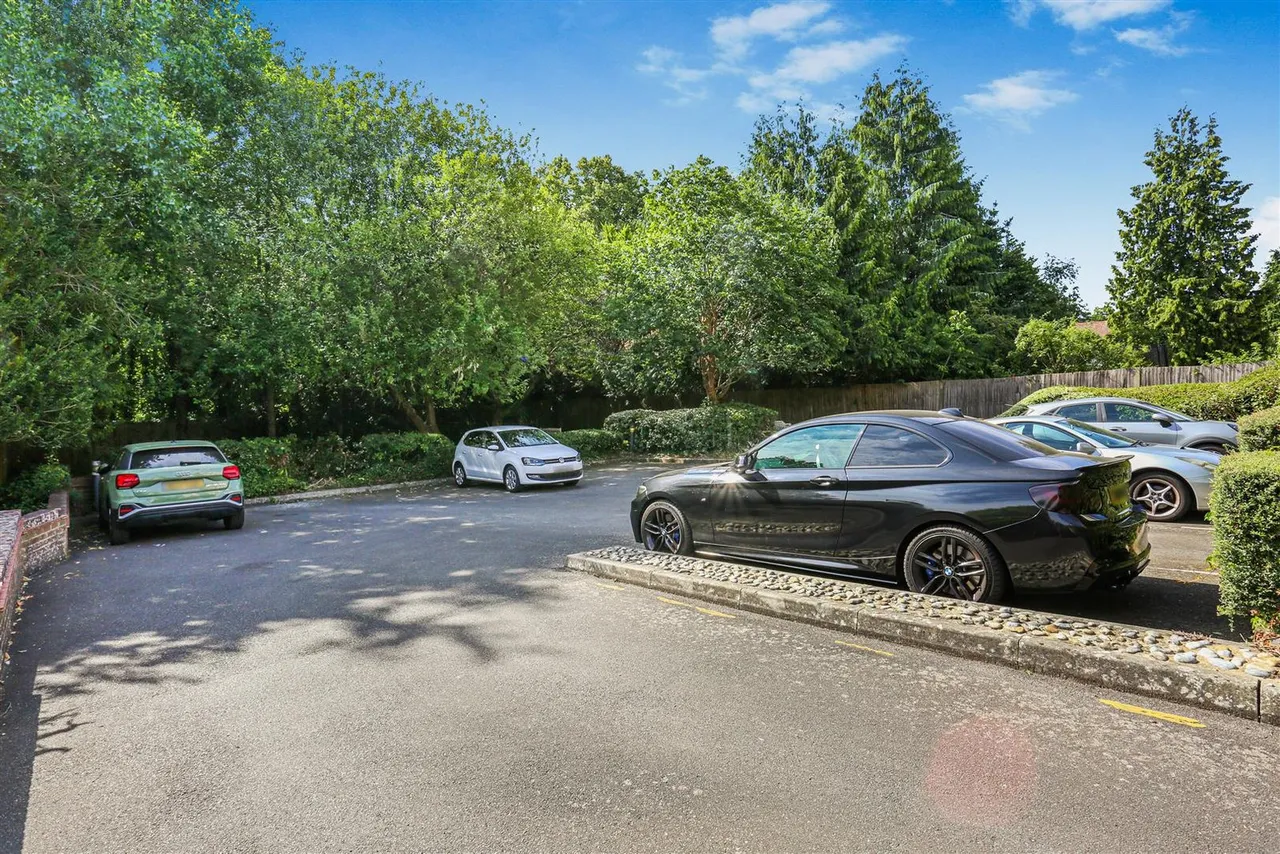 46-48 The Crescent, Belmont, Sutton, Surrey, SM2 6BJ, photo 16