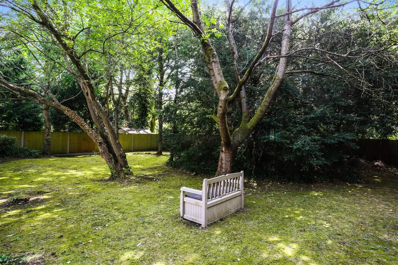 46-48 The Crescent, Belmont, Sutton, Surrey, SM2 6BJ, photo 18