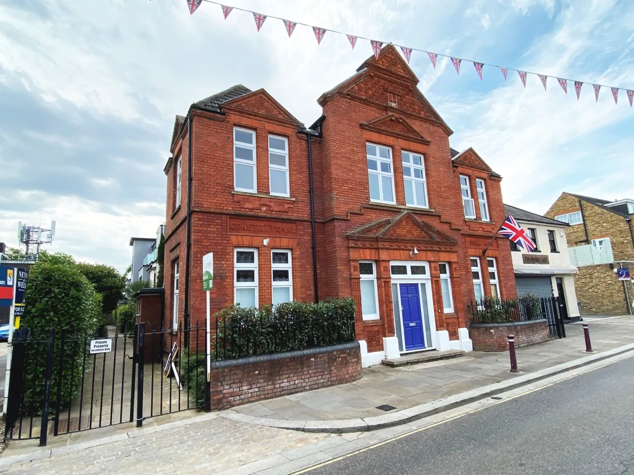 2 bed flat for sale, Guildford Street, Surrey Chertsey, KT16