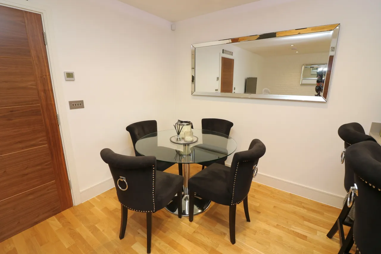 Guildford Street, Surrey Chertsey, KT16, photo 5