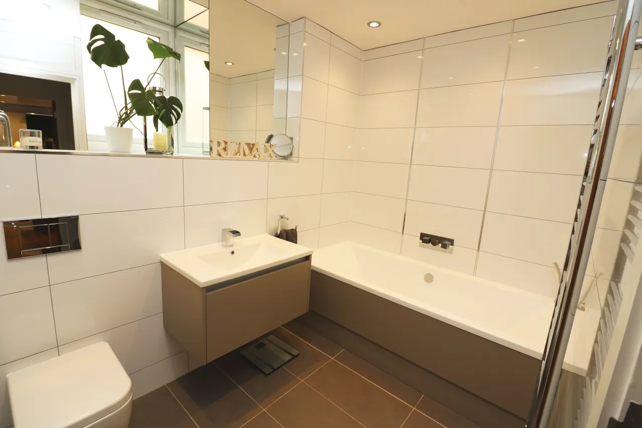 Guildford Street, Surrey Chertsey, KT16, photo 8