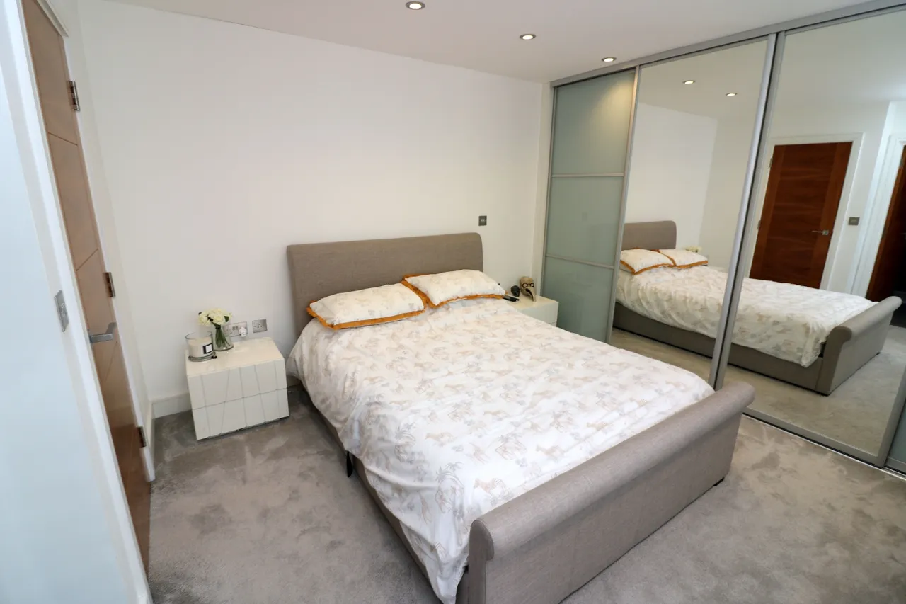 Guildford Street, Surrey Chertsey, KT16, photo 9