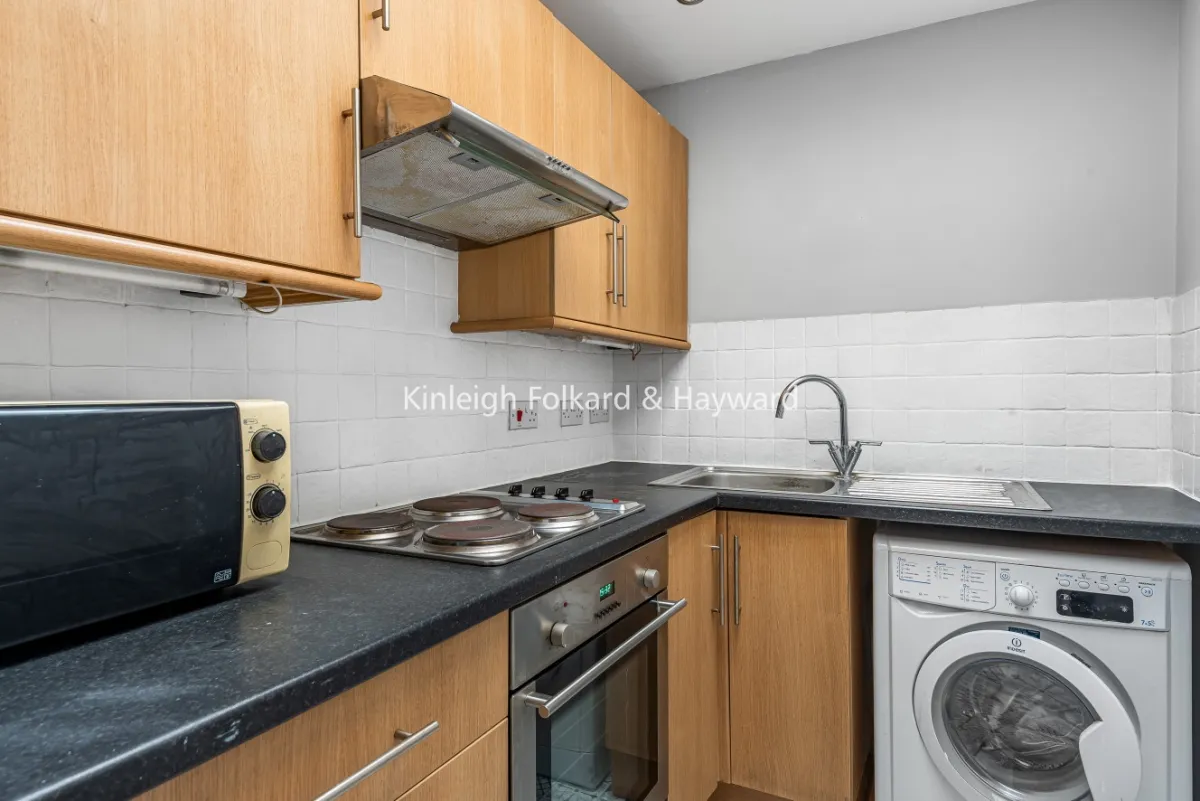 Nether Street, London, N12, photo 6