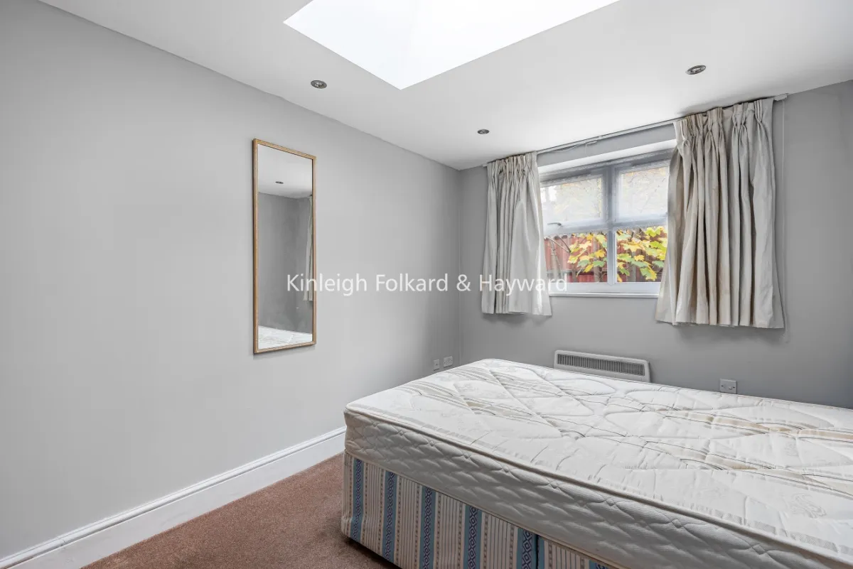 Nether Street, London, N12, photo 5
