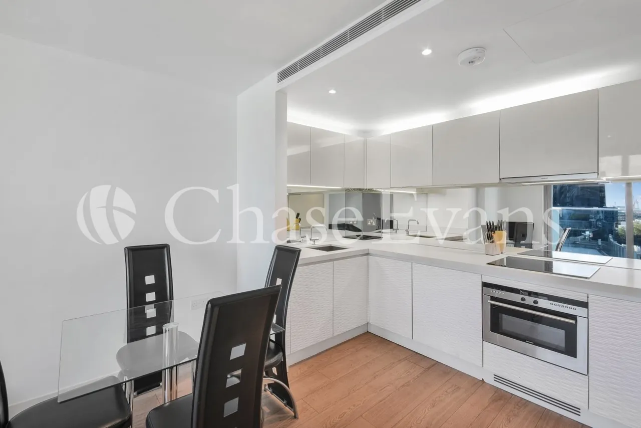 West Tower, 1 Pan Peninsula, Pan Peninsula Square, Canary Wharf, E14, photo 2