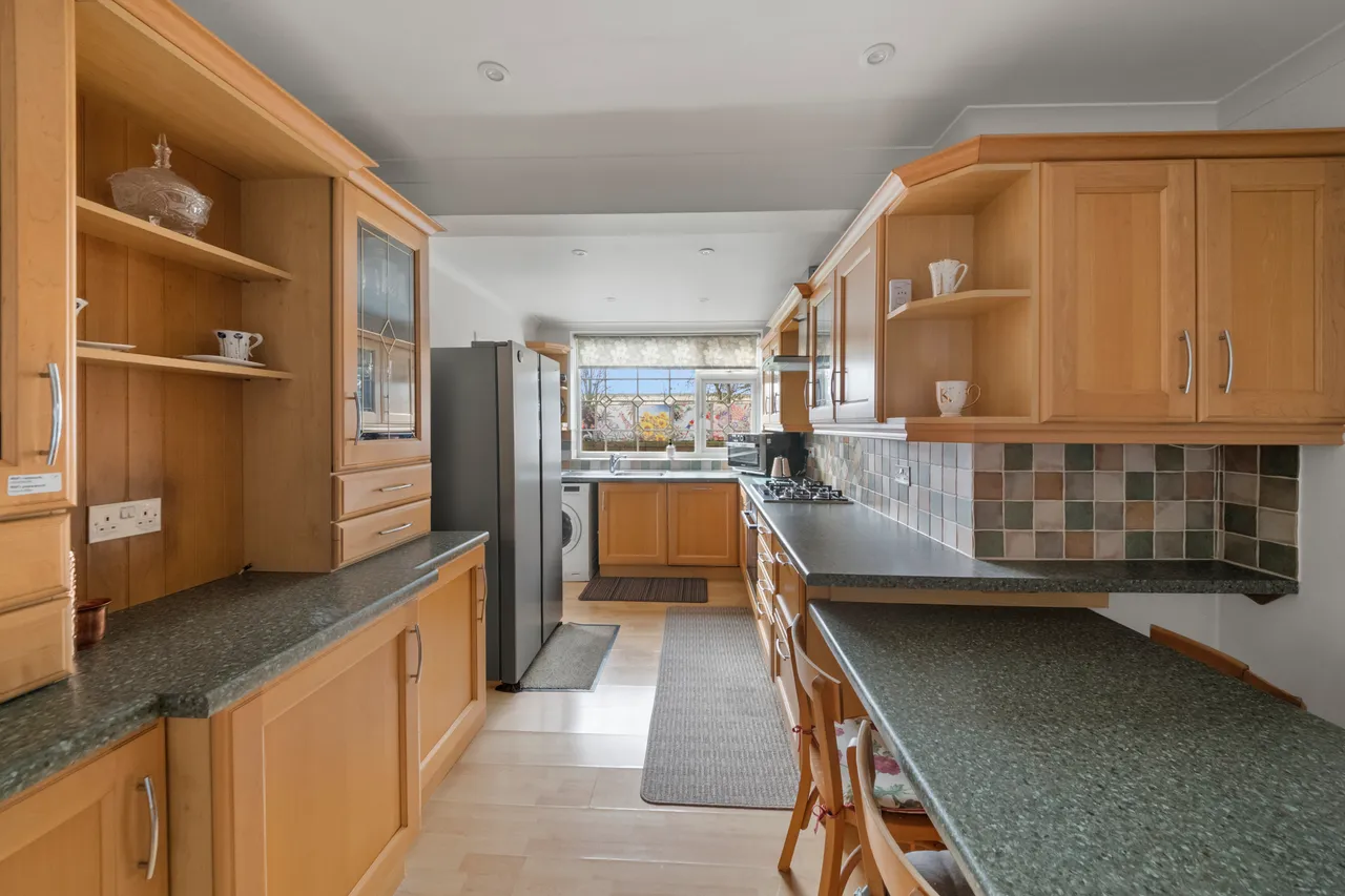 Doncaster Drive, Northolt, UB5, photo 3