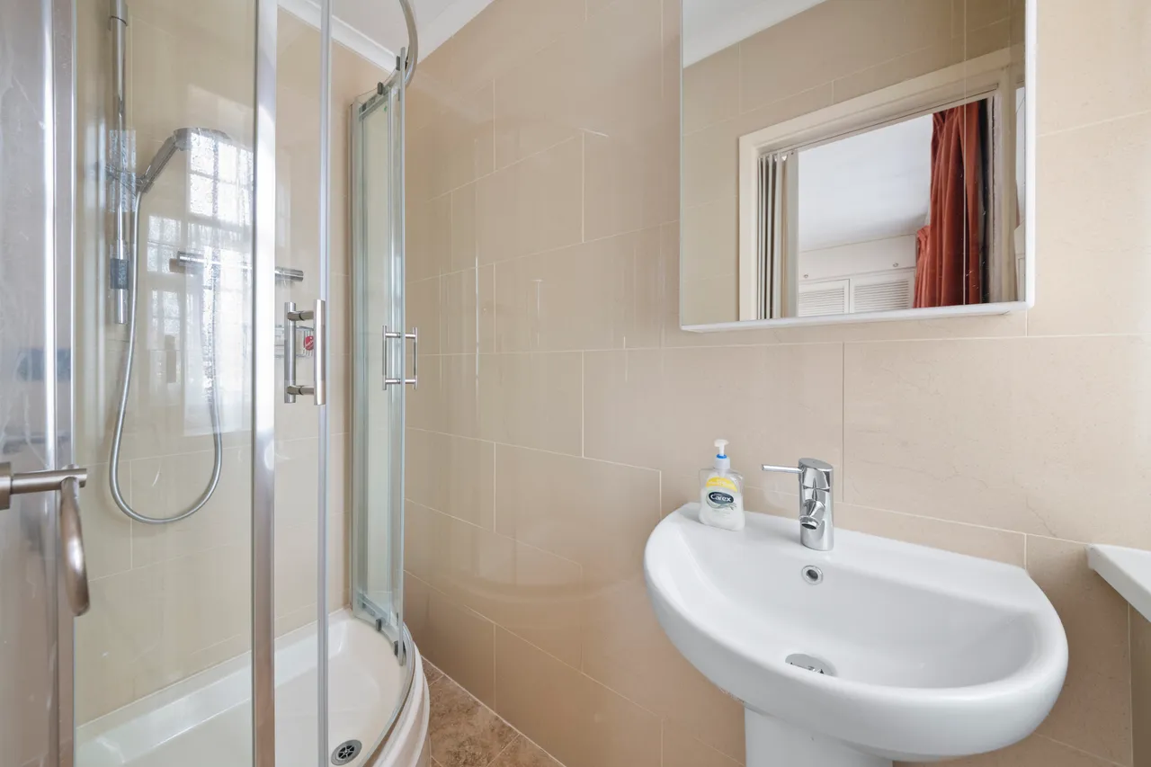 Doncaster Drive, Northolt, UB5, photo 15