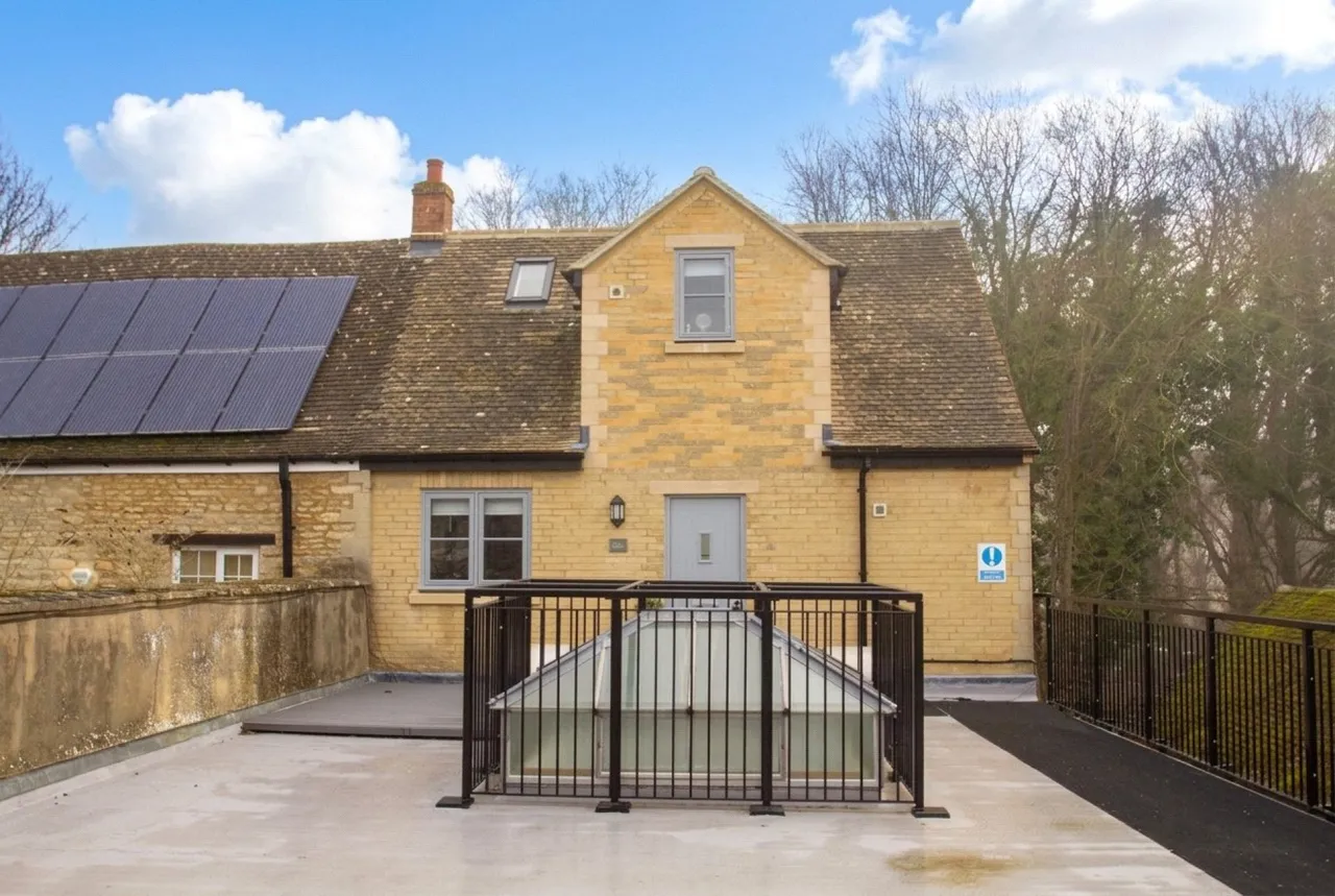 High Street, Witney, OX28, photo 16