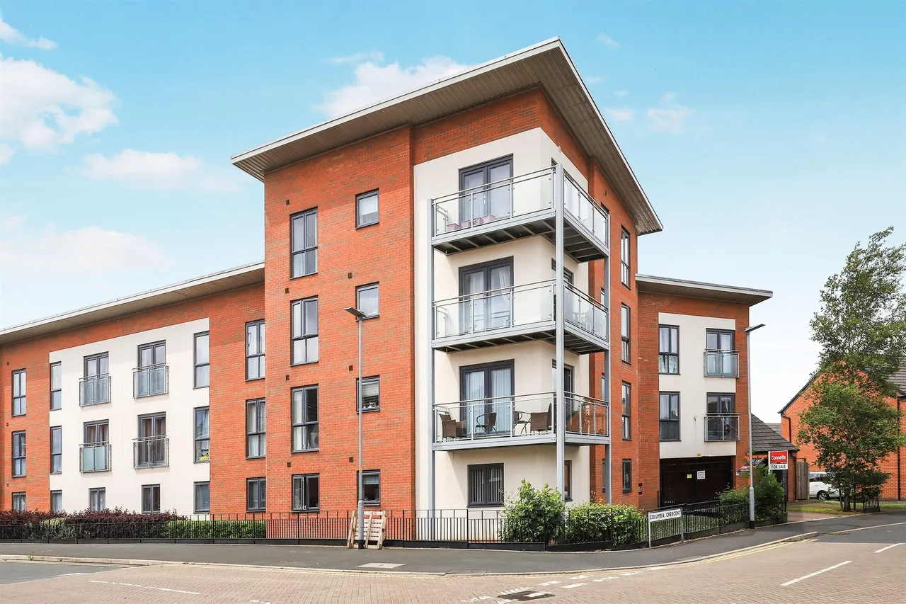 2 bed flat for sale — Columbia Crescent, Akron Gate, Wolverhampton