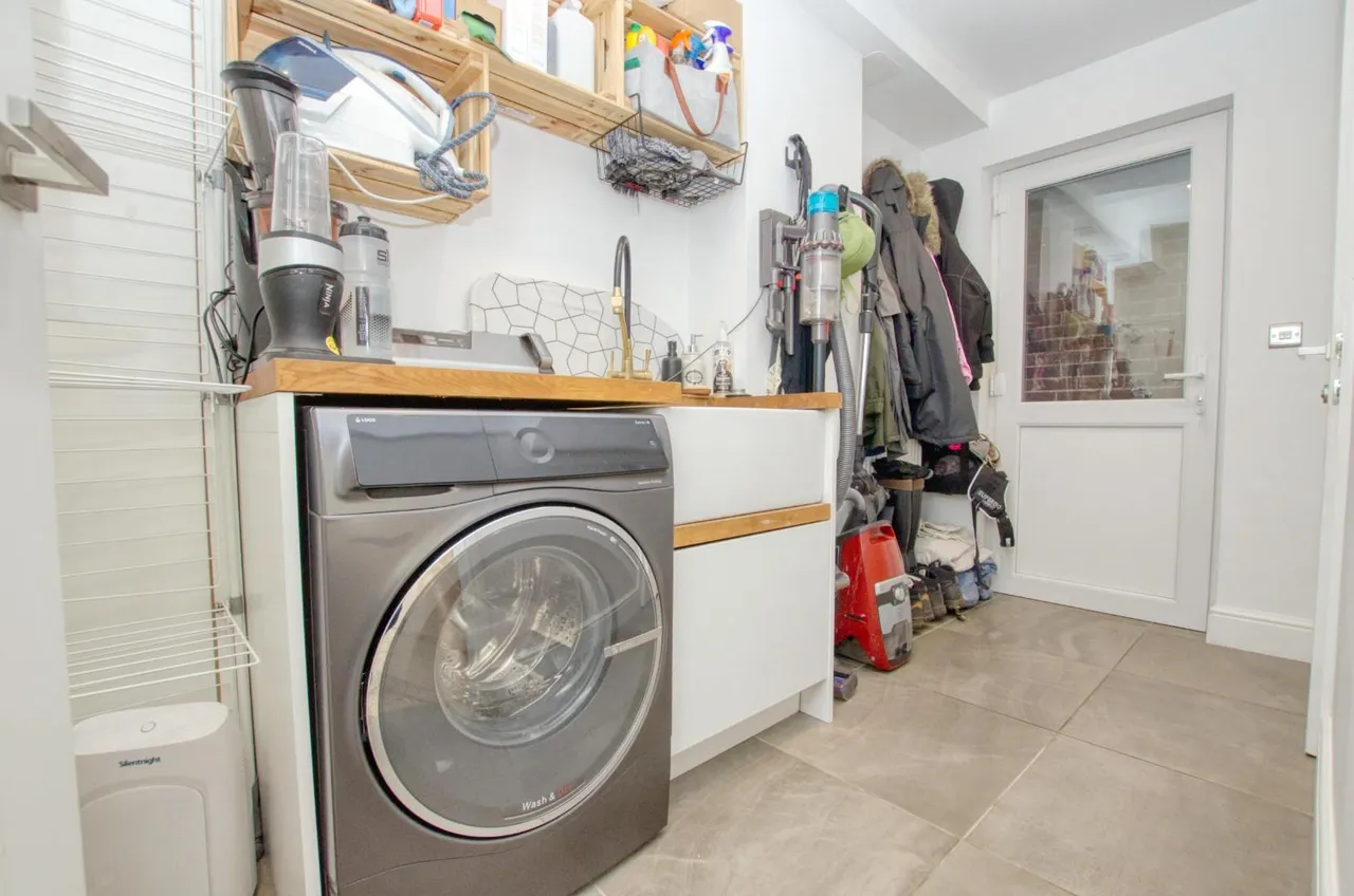 208 Peartree Avenue, Bitterne, Southampton, Hampshire, SO19 7RB, photo 11