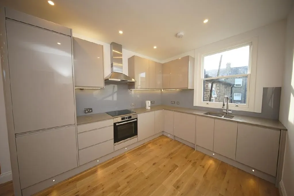Charteris Road, Queens Park, photo 6
