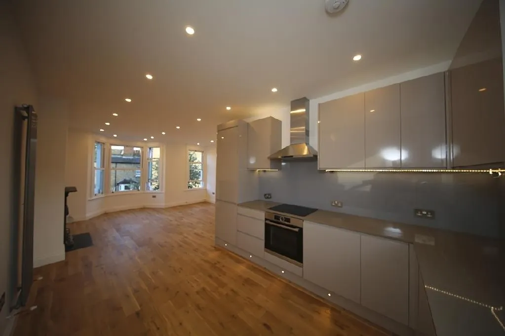 Charteris Road, Queens Park, photo 2