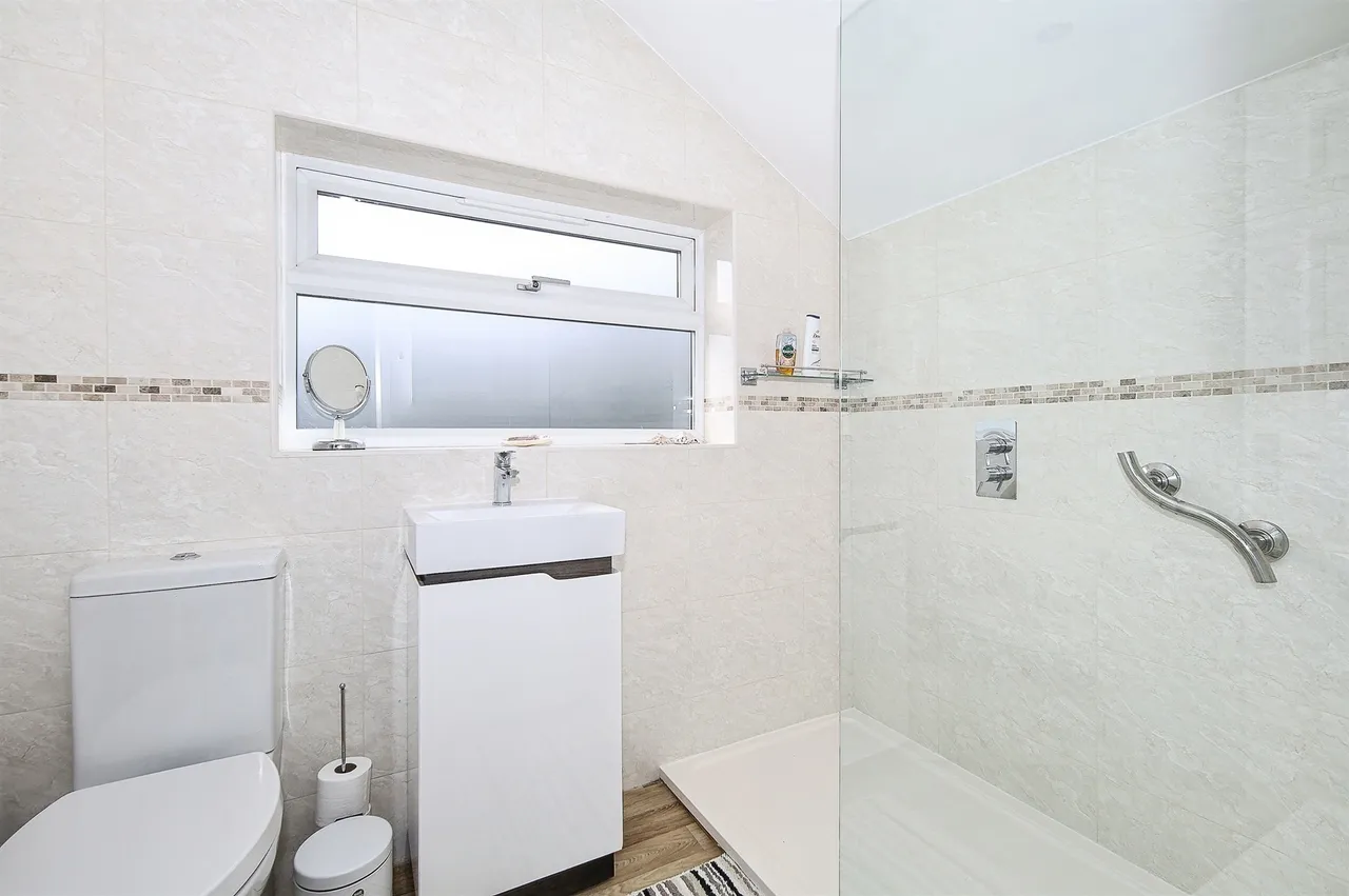 Needlers End Lane, Balsall Common, CV7, photo 7