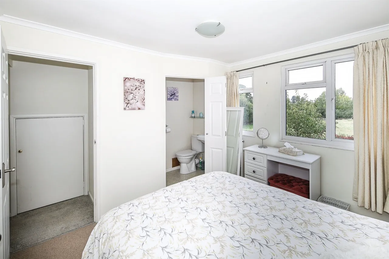 Needlers End Lane, Balsall Common, CV7, photo 19
